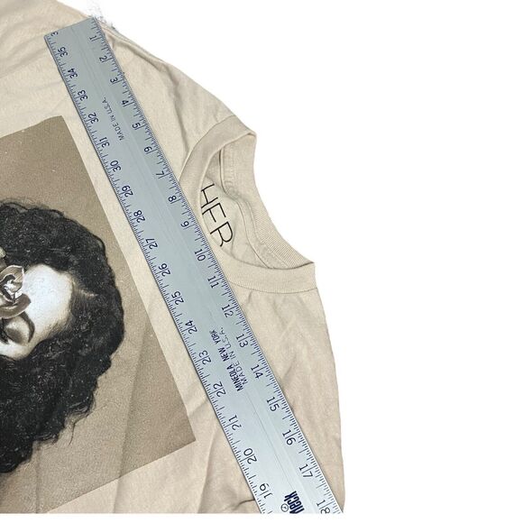 H.E.R T-Shirt Adult M Beige Floral Gabriella Sarmiento R&B Artist Portrait Art - Picture 5 of 7